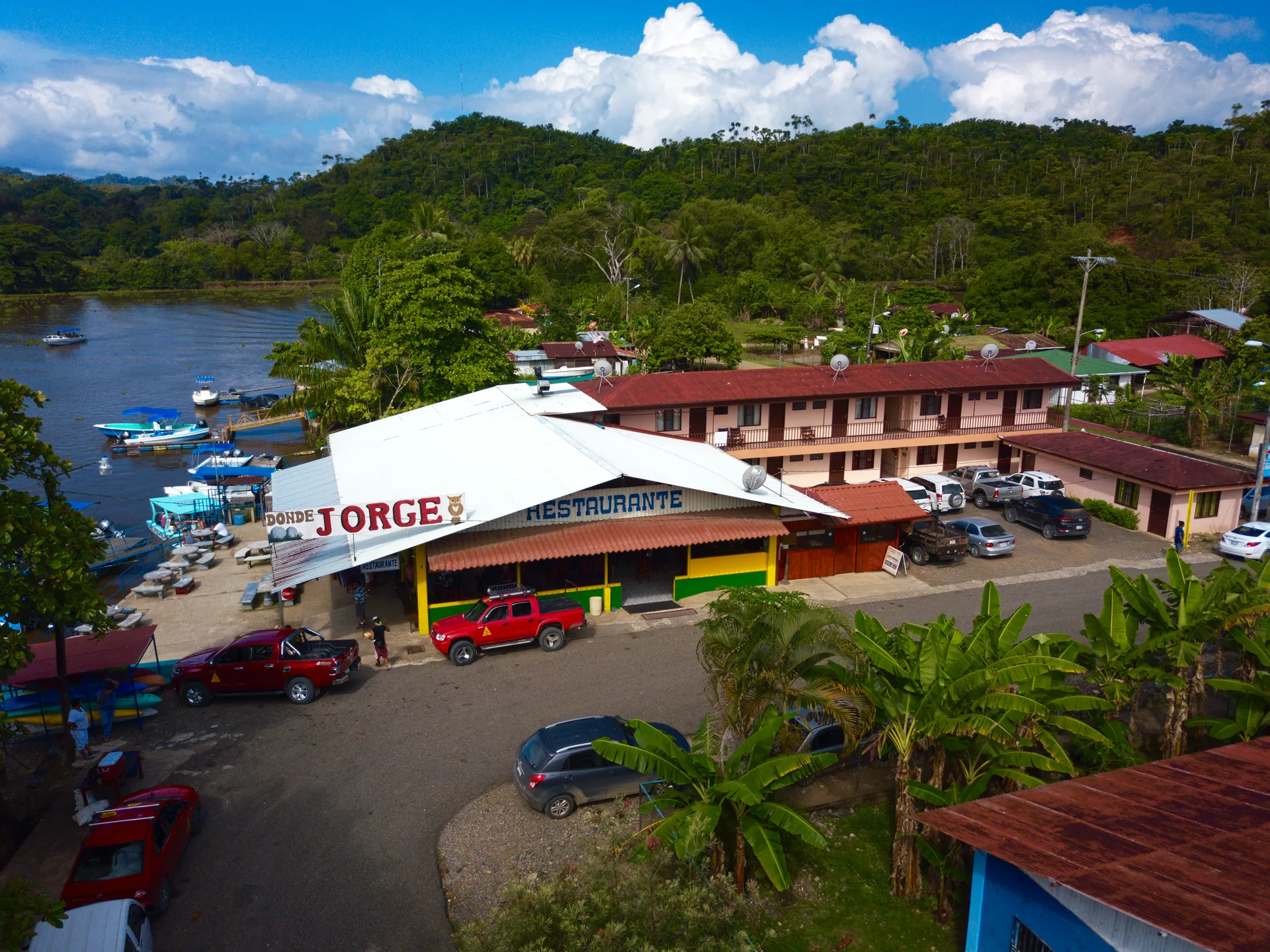 Cabinas y Restaurante Donde Jorge junto al embarcadero del Río Sierpe Cabinas y Restaurante Donde Jorge junto al embarcadero del Río Sierpe | Allotjament a Sierpe